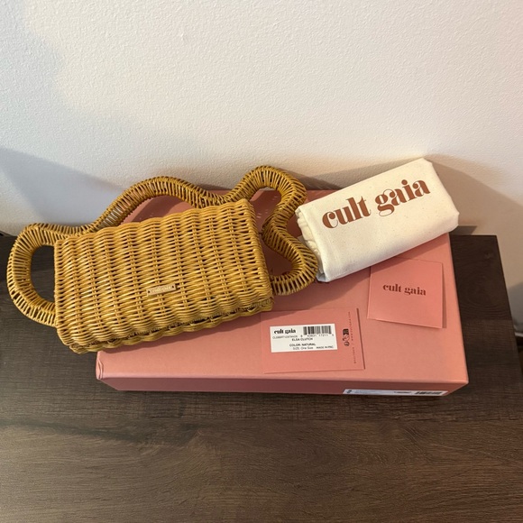 SOLD OUT DO NOT BUY Cult Gaia Elsa Clutch New In Box - Picture 2 of 7